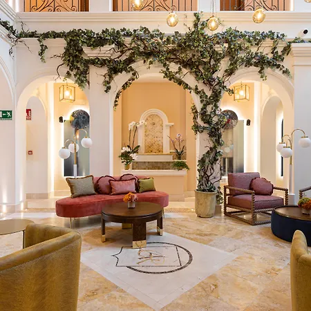 Hotell El Pilar Andalucia 4*