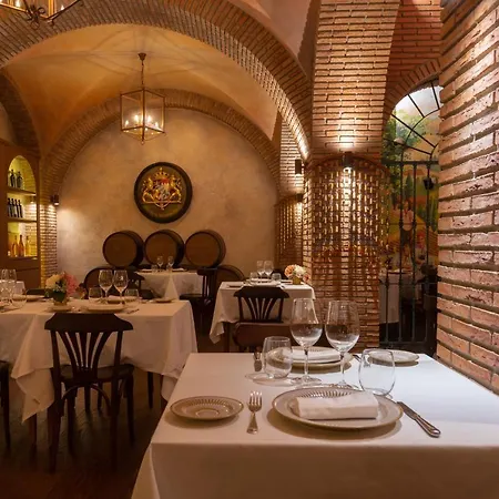 El Pilar Andalucia 에스테포나